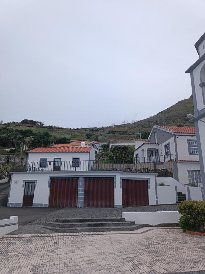Alojamento Local M&I Lajes das Flores エクステリア 写真