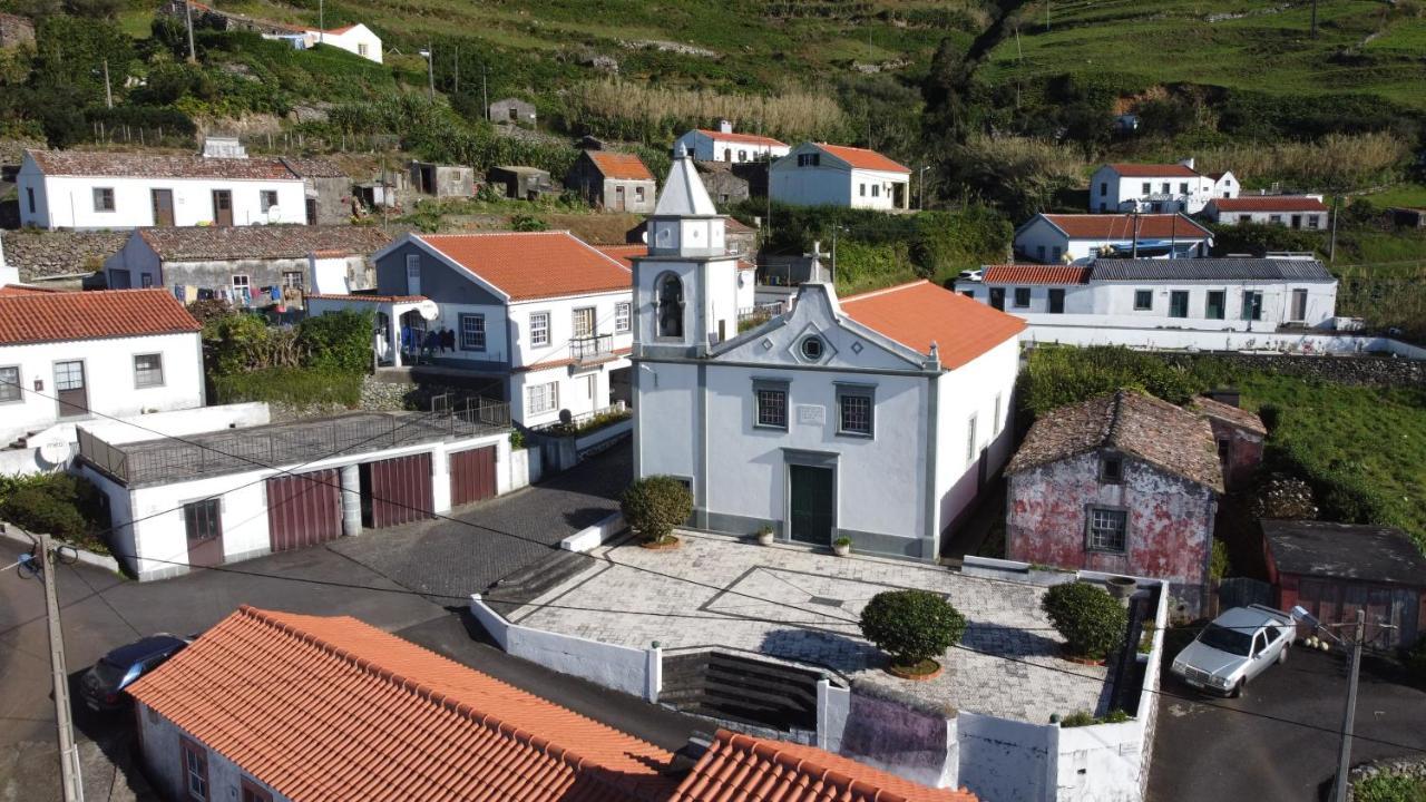Alojamento Local M&I Lajes das Flores エクステリア 写真