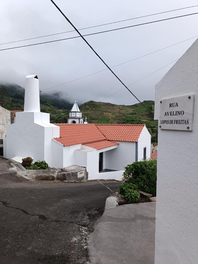 Alojamento Local M&I Lajes das Flores エクステリア 写真